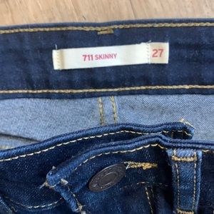 Levi’s dark wash 711 skinny jeans, size 27/2P
